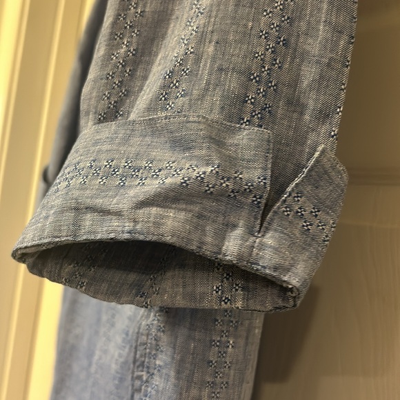 NWT Chicos No-Iron Linen High-Low Shirttail-Hem Tunic - Picture 3 of 6